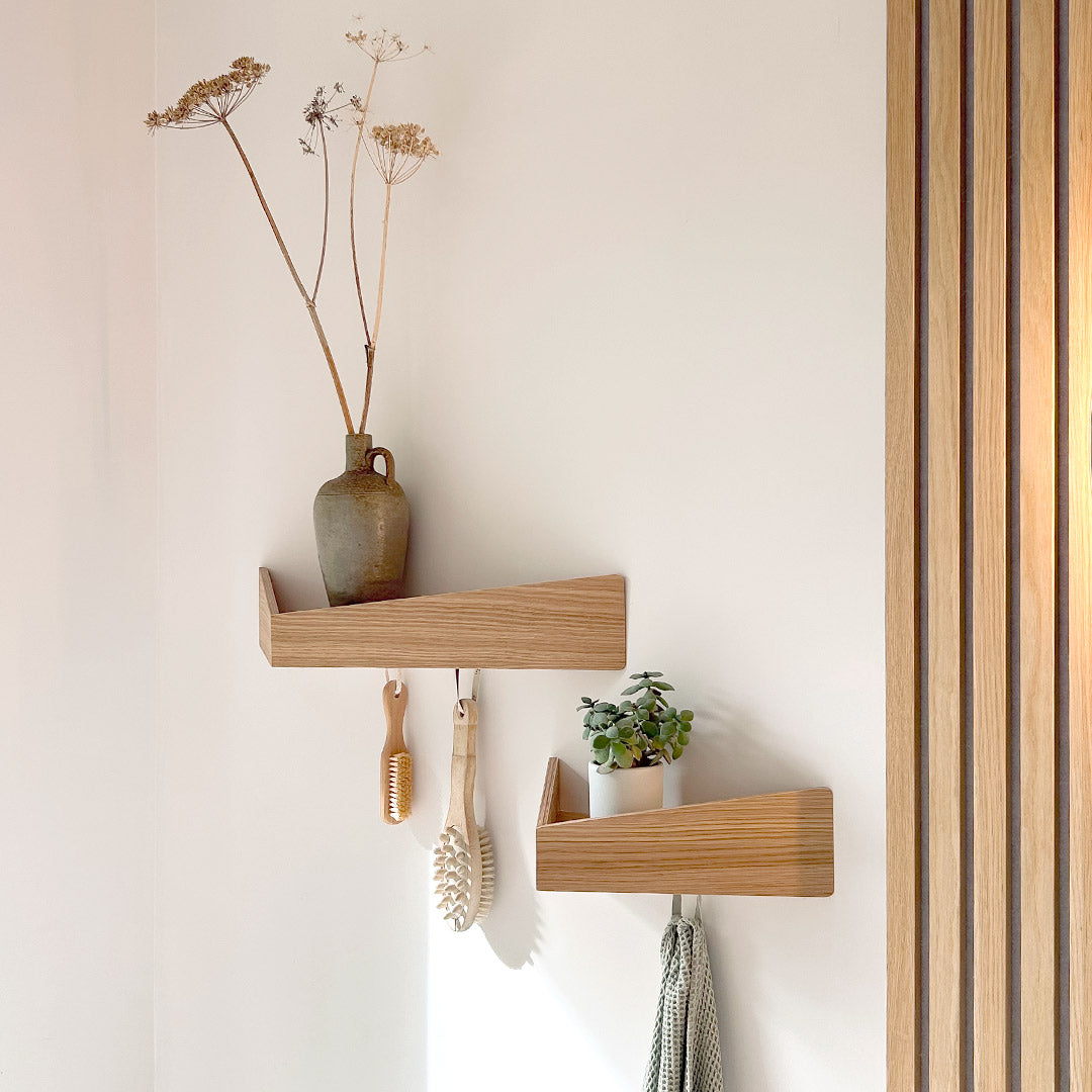 Pelican Wall Shelf · Medium oak – Woodendot