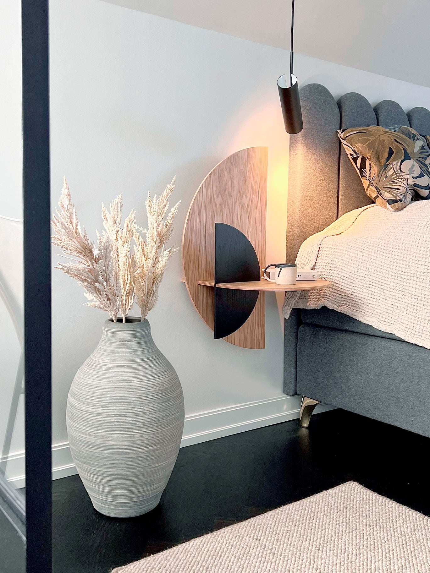 Bedside floating nightstand discount