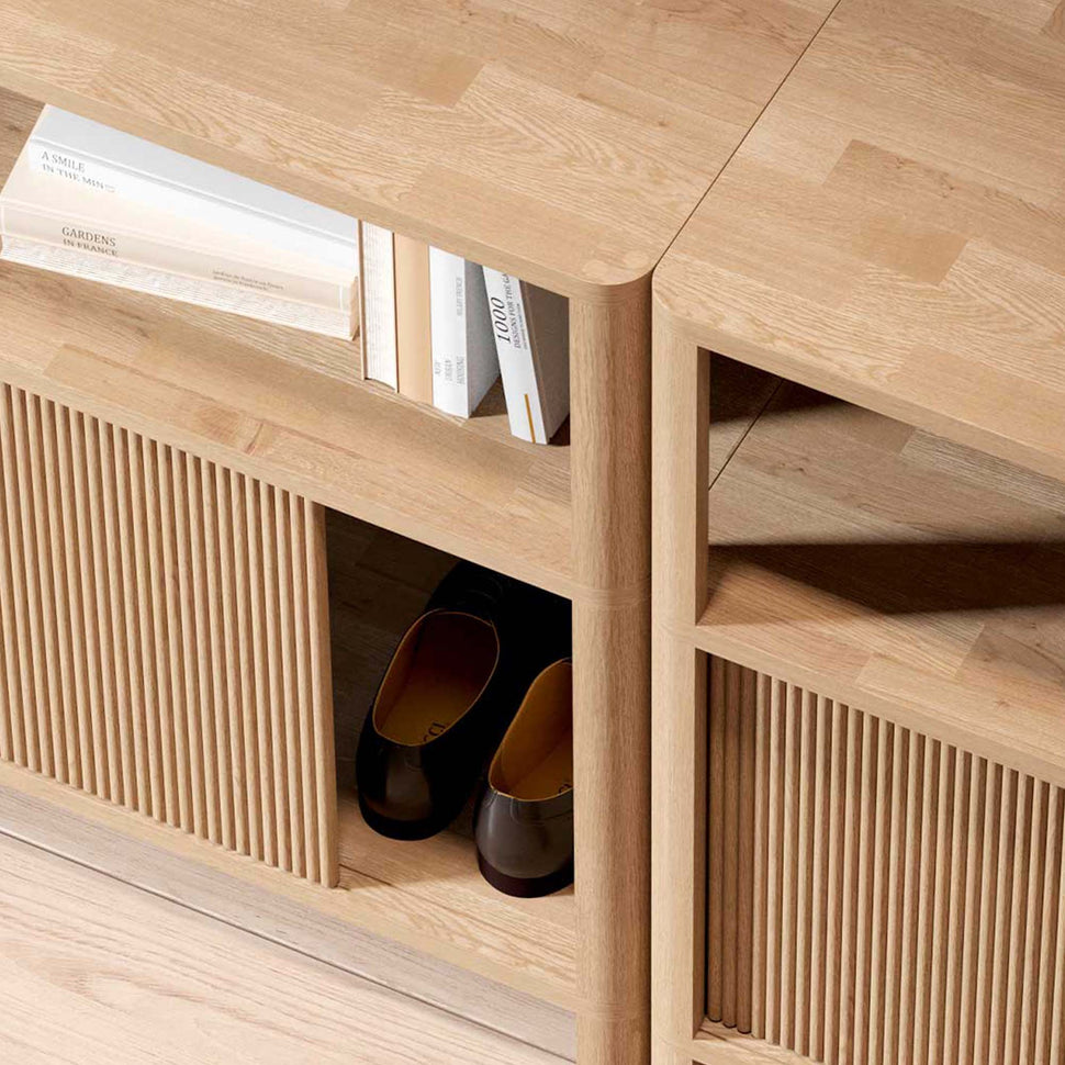 Cloe · Meuble à chaussures noir avec portes en chêne blanchi