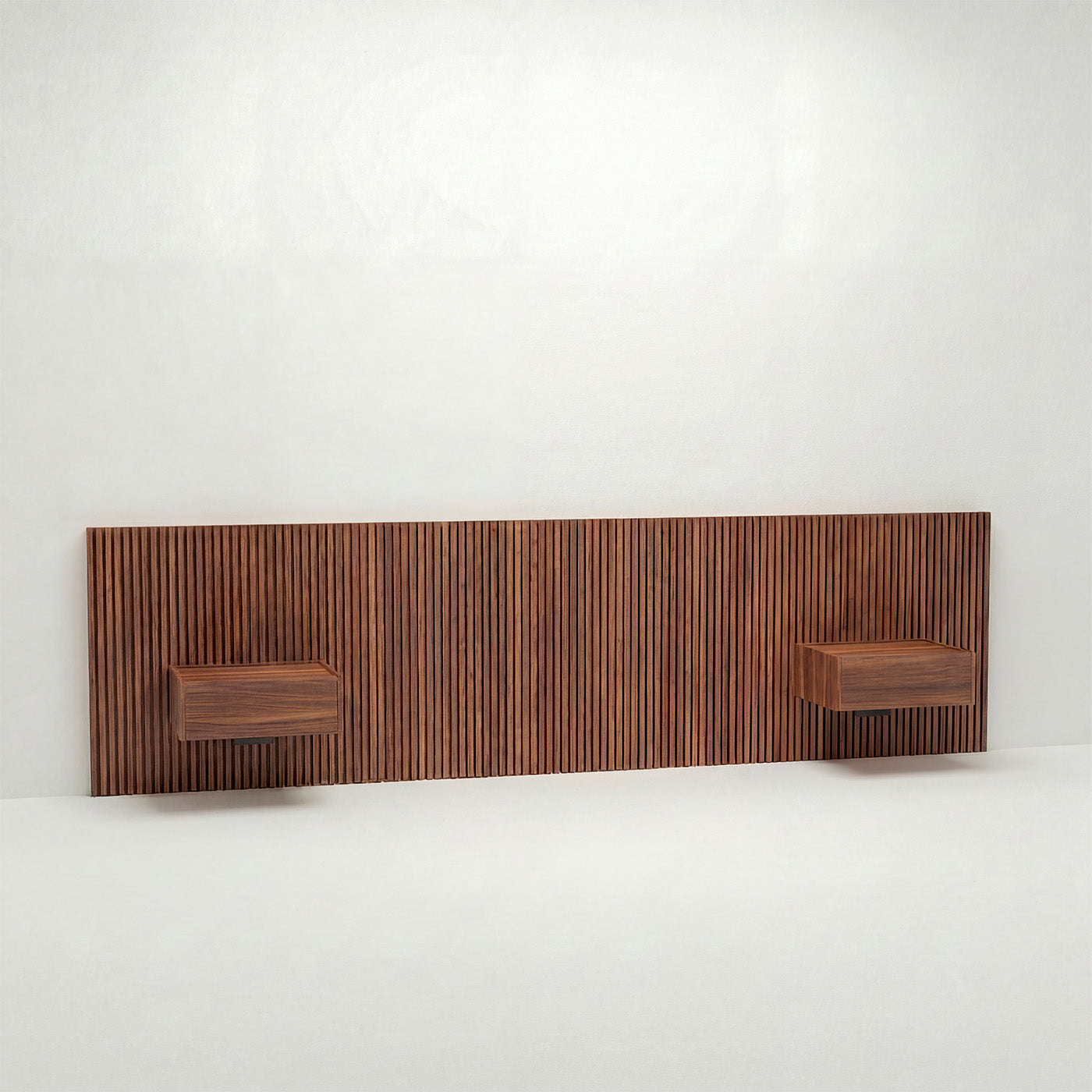 Stoa · Tête de lit avec chevets suspendus en Noyer naturel - lit 140 cm