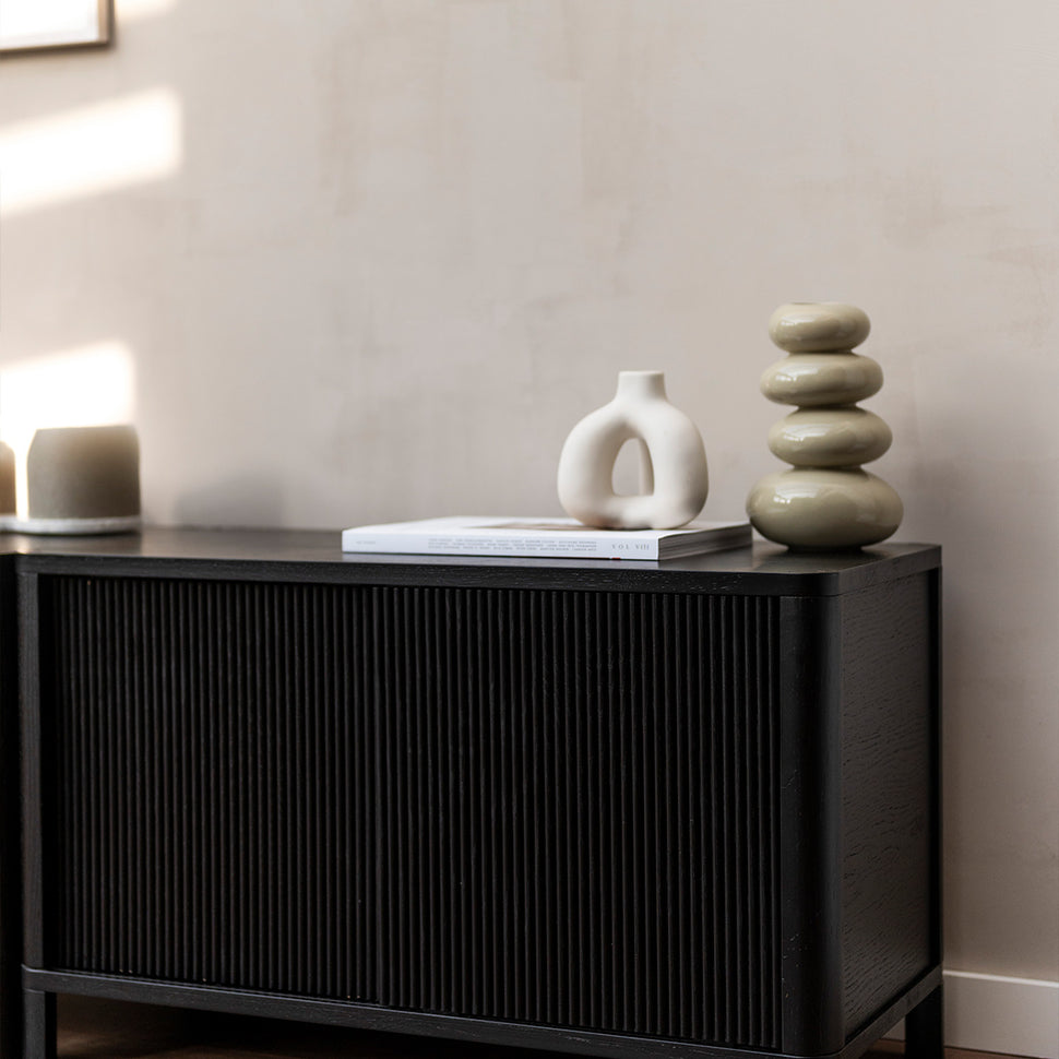 Cloe · Séparateur de pièce noir avec portes en chêne blanchi