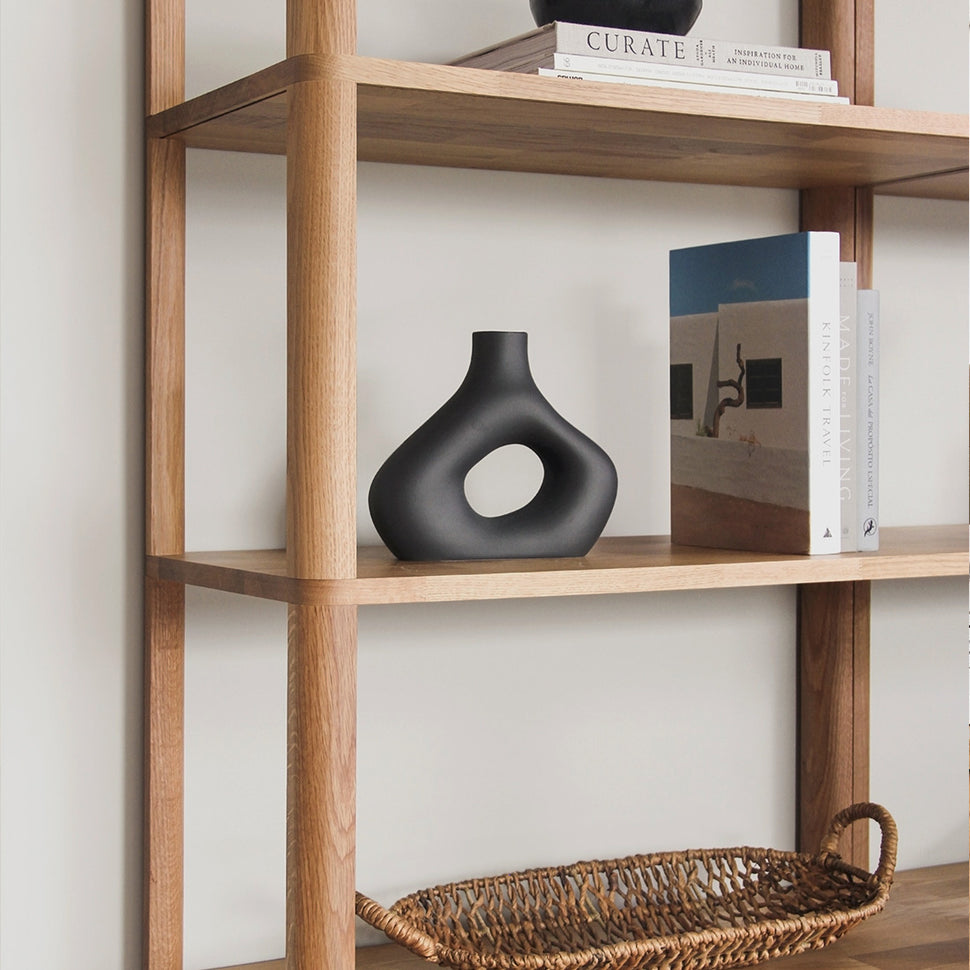 Cloe · Armoire en chêne avec portes en bois