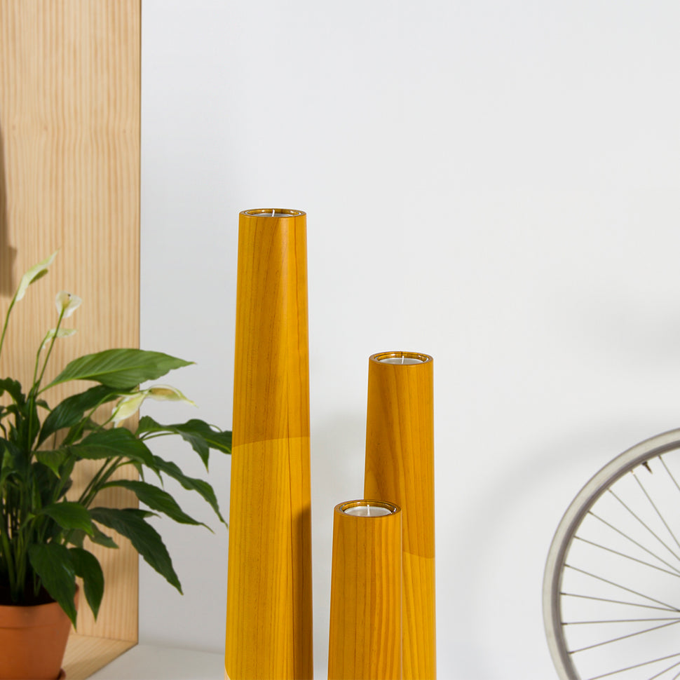 Etna Boden-Kerzenhalter · Extra groß Senfgelb – Woodendot