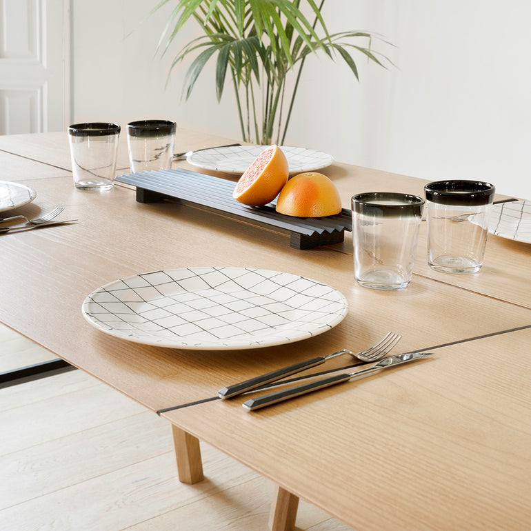 Savia Esstisch · Helles Holz & schwarze Details – Woodendot