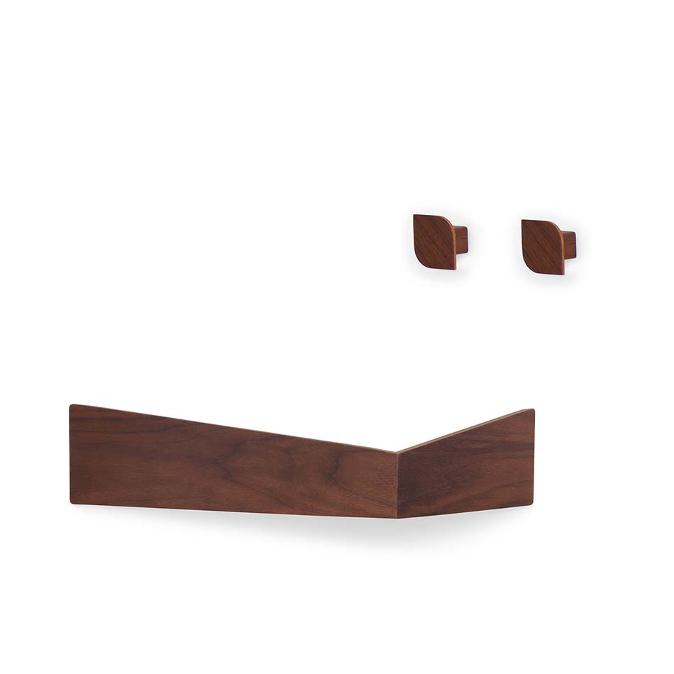 Pelican M Wall Shelf and two Cielo Wall Hooks Walnut Woodendot